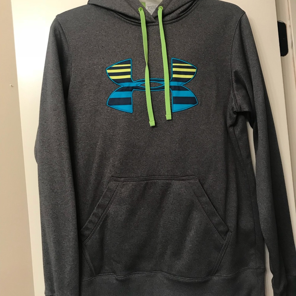 Women’s Under Armour sweatshirt